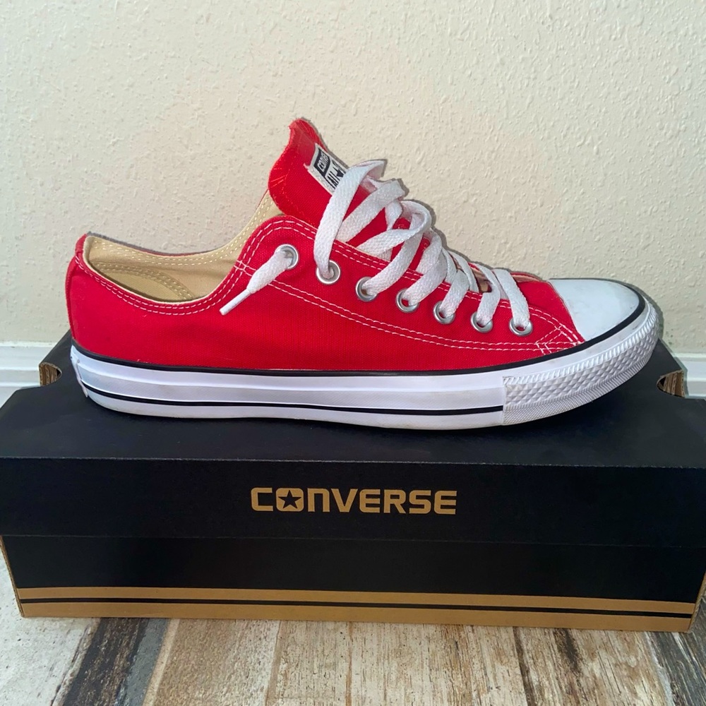 Chuck Taylor All Star Low Top Sneaker Red